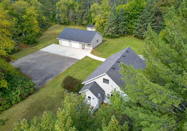 Photo 2 of Single family home for sale at 1029 Golf Crse Rd, Grand Rapids, MN 55744 | MLS# 7148198 | Listing updated on 2026-09-24