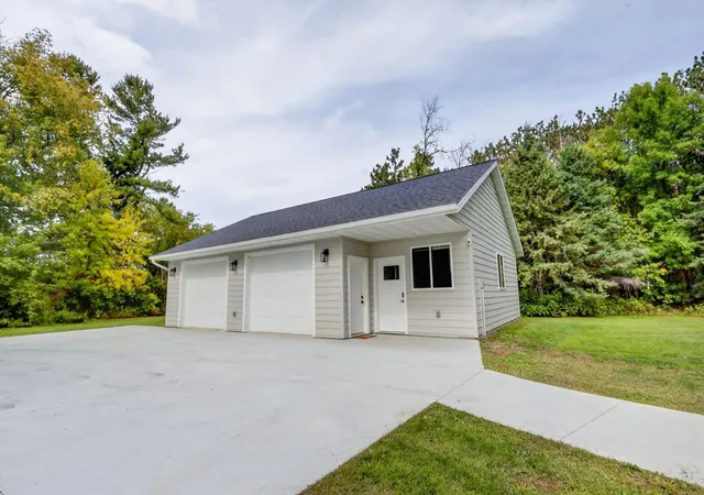 Photo 3 of Single family home for sale at 1029 Golf Crse Rd, Grand Rapids, MN 55744 | MLS# 7148198 | Listing updated on 2026-09-24