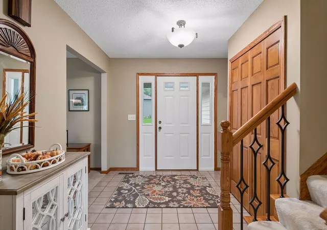 Photo 4 of Single family home for sale at 15019 Village Woods Dr, Eden Prairie, MN 55347 | MLS# 7148202 | Listing updated on 2026-10-05