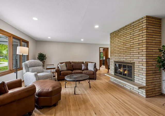 Photo 4 of Single family home for sale at 5932 Walnut Dr, Minneapolis, MN 55436 | MLS# 7148204 | Listing updated on 2026-10-08