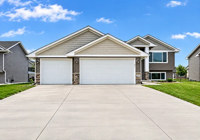 Photo 1 of Single family home for sale at 1213 Olivia St Se St, New Prague, MN 56071 | MLS# 7148218 | Listing updated on 2026-09-23