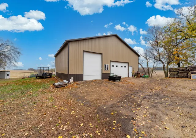 Photo 2 of Single family home for sale at 37159 231st Avenue, Le Center, MN 56057 | MLS# 7148222 | Listing updated on 2026-10-29