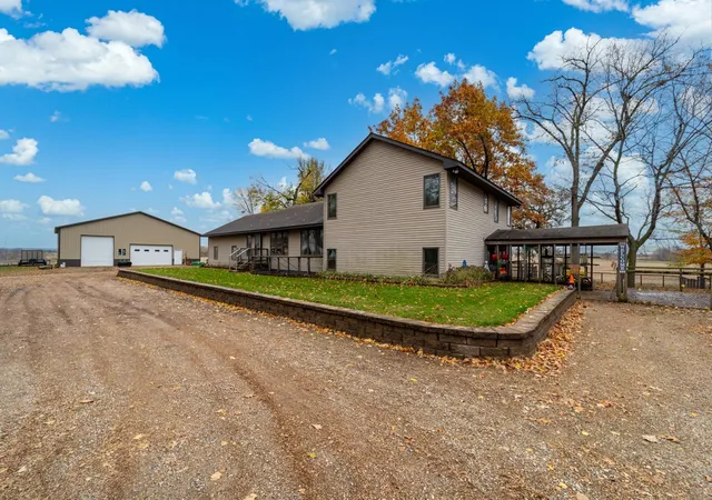 Photo 4 of Single family home for sale at 37159 231st Avenue, Le Center, MN 56057 | MLS# 7148222 | Listing updated on 2026-10-29