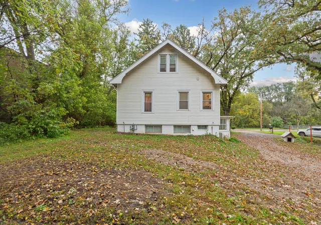Photo 3 of Single family home for sale at 1030 Willow St, Faribault, MN 55021 | MLS# 7148232 | Listing updated on 2026-10-05