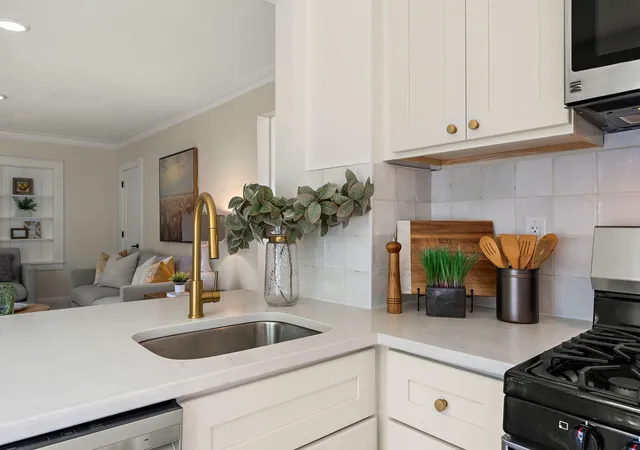 Photo 3 of Single family home for sale at 346 Vance St, Saint Paul, MN 55102 | MLS# 7148238 | Listing updated on 2026-10-23