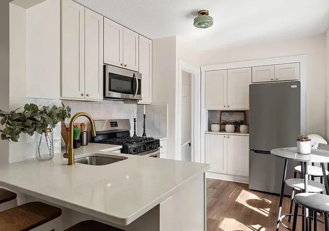 Photo 3 of Single family home for sale at 346 Vance St, Saint Paul, MN 55102 | MLS# 7148238 | Listing updated on 2026-10-11