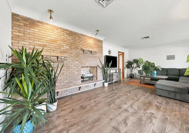 Photo 3 of Single family home for sale at 4826 University Dr S, Fargo, ND 58104 | MLS# 7148241 | Listing updated on 2026-10-02