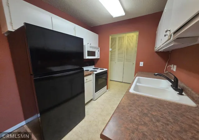 Photo 4 of Condo for sale at 2800 Hillsboro Ave N #315, Minneapolis, MN 55427 | MLS# 7148248 | Listing updated on 2026-09-23