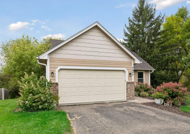 Photo 3 of Single family home for sale at 4482 Oak Pond Rd, Saint Paul, MN 55123 | MLS# 7148255 | Listing updated on 2026-10-04