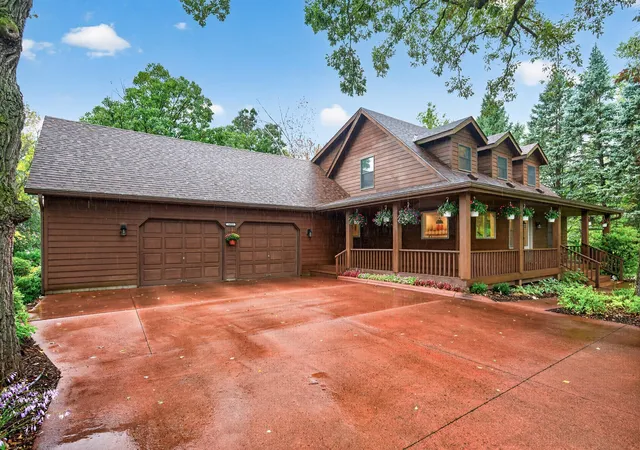 Photo 3 of Sale Pending at 14213 263rd Street, Lindstrom, MN 55045 | MLS# 7148297 | Listing updated on 2026-09-30