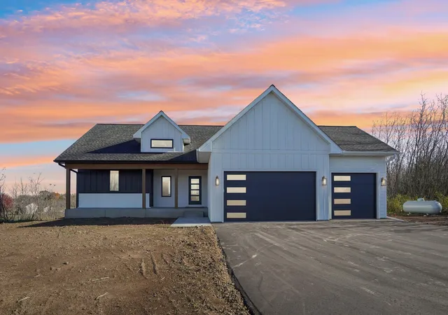 Photo 3 of Single family home for sale at 18866 Silo Ct, Shafer, MN 55074 | MLS# 7148299 | Listing updated on 2026-10-09