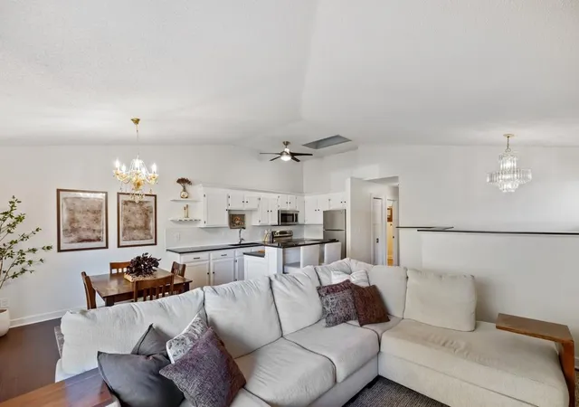 Photo 4 of Single family home for sale at 6630 Falstaff Rd, Saint Paul, MN 55125 | MLS# 7148302 | Listing updated on 2026-10-31
