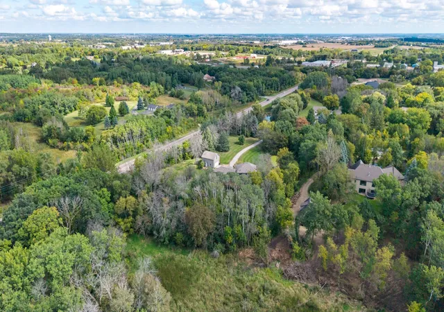 Photo 4 of Single family home for sale at 22530 Forest Ridge Dr, Lakeville, MN 55044 | MLS# 7148307 | Listing updated on 2026-10-07