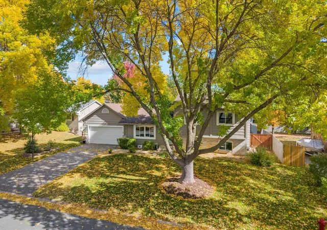 Photo 3 of Single family home for sale at 9150 Orchid Ln N, Maple Grove, MN 55369 | MLS# 7148311 | Listing updated on 2026-10-09