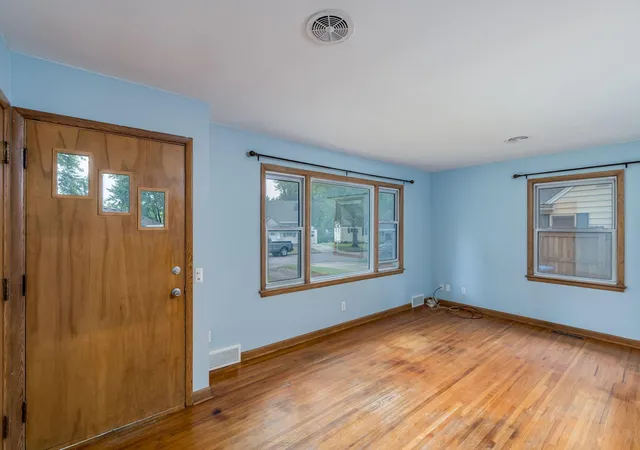 Photo 3 of Single family home for sale at 13 Southview Dr, Mankato, MN 56001 | MLS# 7148316 | Listing updated on 2026-09-22