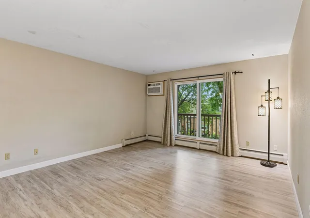 Listing Photo 5 - Condo for sale in building located at 7414 W 22nd St, St. Louis Park, MN 55426 - Unit #302