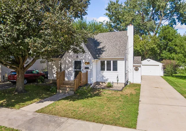 Single family home for sale at 1427 1st Street SE, Rochester, MN 55904 | MLS# 7148324