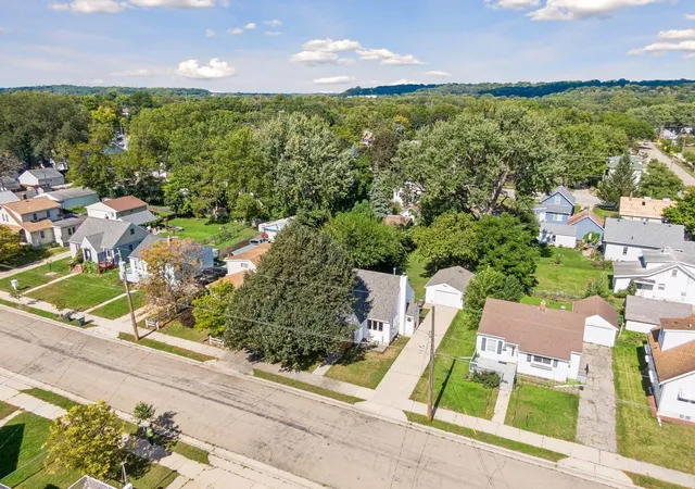 Photo 2 of Single family home for sale at 1427 1st Street SE, Rochester, MN 55904 | MLS# 7148324 | Listing updated on 2026-10-04
