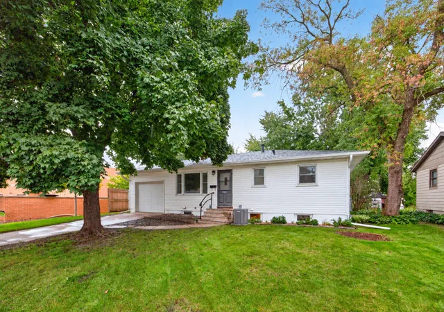 Photo 1 of Single family home for sale at 1438 2nd Avenue Sw, Rochester, MN 55902 | MLS# 7148328 | Listing updated on 2026-09-23