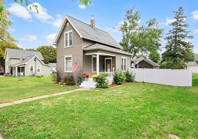 Photo 2 of Sale Pending at 506 N 7th Street, Lake City, MN 55041 | MLS# 7148339 | Listing updated on 2026-10-05