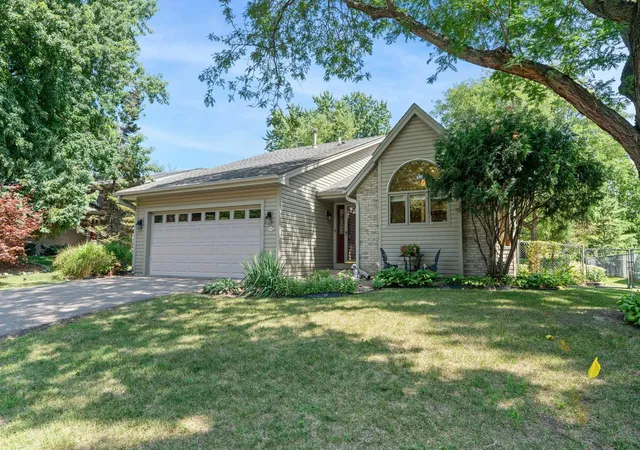 Photo 4 of Single family home for sale at 14231 Candlewood Ln NE, Prior Lake, MN 55372 | MLS# 7148344 | Listing updated on 2026-10-02