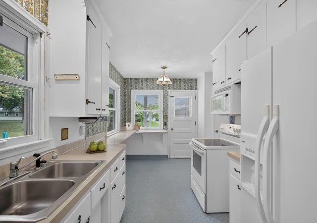 Photo 4 of Single family home for sale at 3500 W 89th Street, Minneapolis, MN 55431 | MLS# 7148349 | Listing updated on 2026-10-01