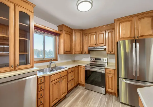 Photo 2 of Townhouse for sale at 4270 Ximines Ln N, Minneapolis, MN 55441 | MLS# 7148355 | Listing updated on 2026-10-08