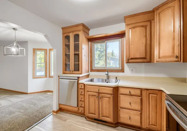 Photo 3 of Townhouse for sale at 4270 Ximines Ln N, Minneapolis, MN 55441 | MLS# 7148355 | Listing updated on 2026-10-08