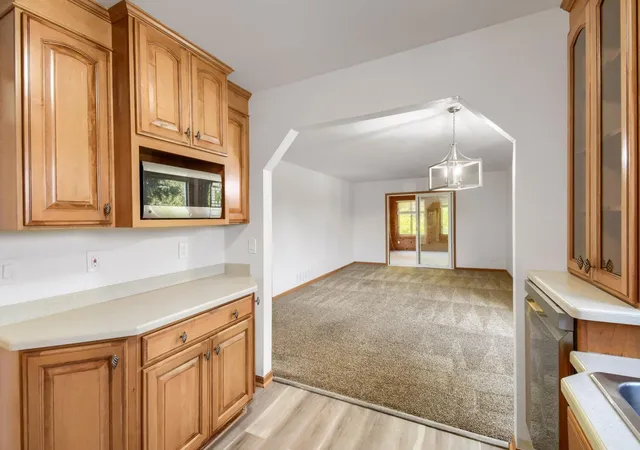 Photo 4 of Townhouse for sale at 4270 Ximines Ln N, Minneapolis, MN 55441 | MLS# 7148355 | Listing updated on 2026-10-08