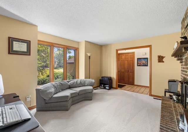 Photo 4 of Single family home for sale at 6390 Fawn Ln, Circle Pines, MN 55014 | MLS# 7148381 | Listing updated on 2026-10-02