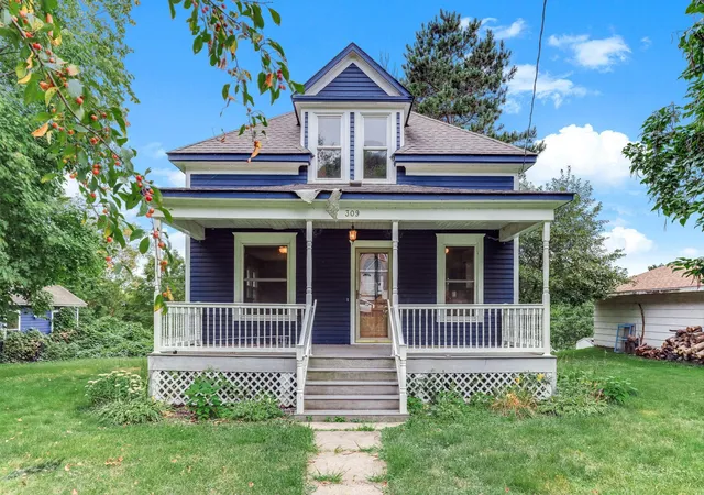 Photo 2 of Single family home for sale at 309 S Adams St, Saint Croix Falls, WI 54024 | MLS# 7148382 | Listing updated on 2026-09-22
