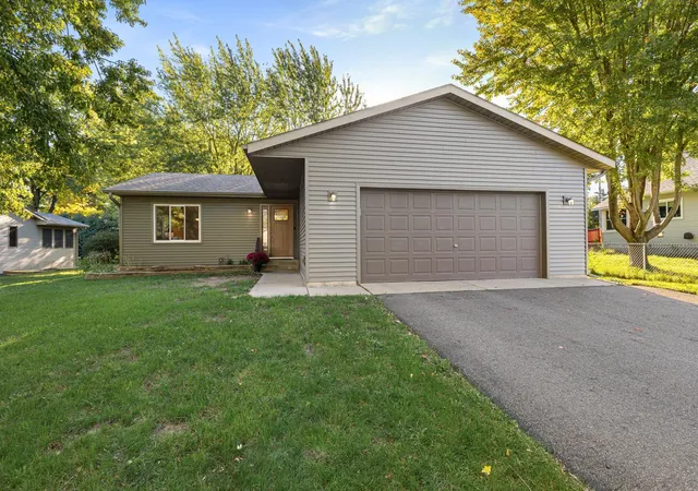 Single family home for sale at 517 8th Avenue N, Sauk Rapids, MN 56379 | MLS# 7148393