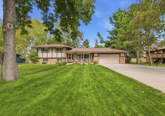 Photo 2 of Single family home for sale at 4211 Plaza Ln, Saint Cloud, MN 56303 | MLS# 7148398 | Listing updated on 2026-10-09