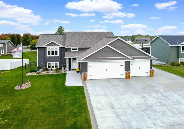 Photo 1 of Sale Pending at 366 Bluebill St, Baldwin, WI 54002 | MLS# 7148408 | Listing updated on 2026-10-22