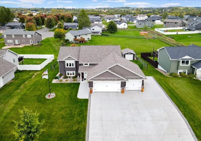 Photo 3 of Sale Pending at 366 Bluebill St, Baldwin, WI 54002 | MLS# 7148408 | Listing updated on 2026-10-22