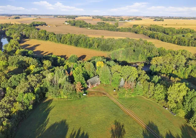 Photo 4 of Single family home for sale at 21307 County Rd 10, Sleepy Eye, MN 56085 | MLS# 7148411 | Listing updated on 2026-10-20