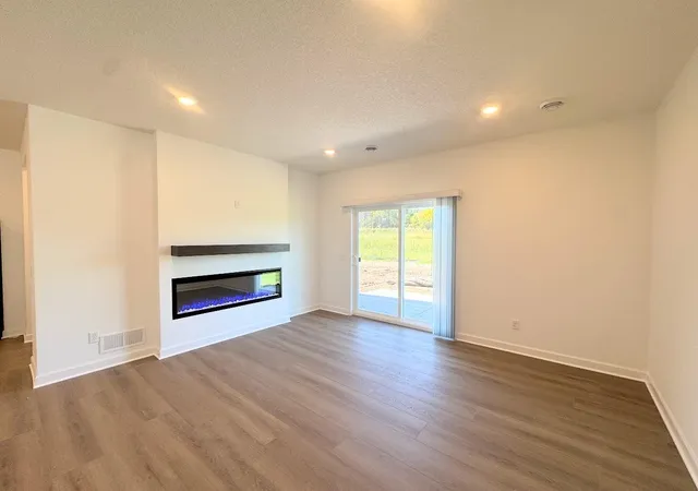 Photo 4 of Single family home for sale at 750 Vista Ct, Hanover, MN 55341 | MLS# 7148431 | Listing updated on 2026-10-08