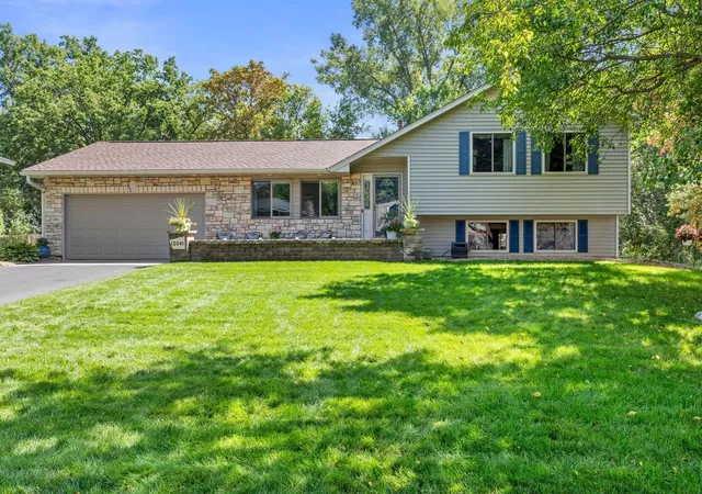 Photo 1 of Single family home for sale at 12041 Robin Rd, Maple Grove, MN 55369 | MLS# 7148436 | Listing updated on 2026-09-30