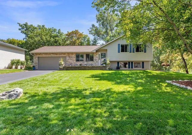 Photo 2 of Single family home for sale at 12041 Robin Rd, Maple Grove, MN 55369 | MLS# 7148436 | Listing updated on 2026-09-30