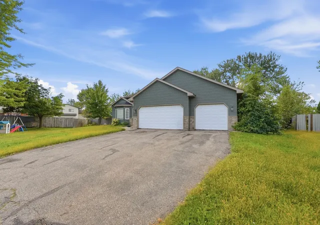 Photo 2 of Single family home for sale at 108 Charity Cir, Montrose, MN 55363 | MLS# 7148441 | Listing updated on 2026-09-30