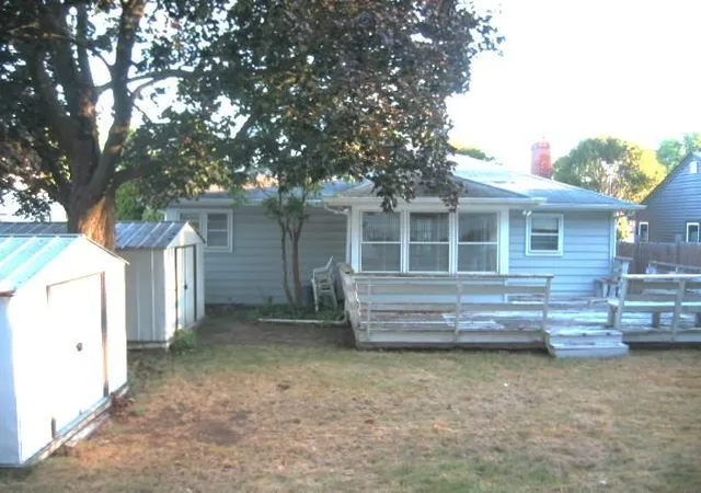 Photo 2 of Single family home for sale at 834 Hoyt Ave W, Saint Paul, MN 55117 | MLS# 7148486 | Listing updated on 2026-09-22