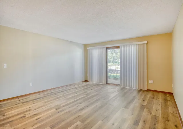 Listing Photo 5 - Condo for sale in building located at 1450 Bidwell St, West St. Paul, MN 55118 - Unit #108