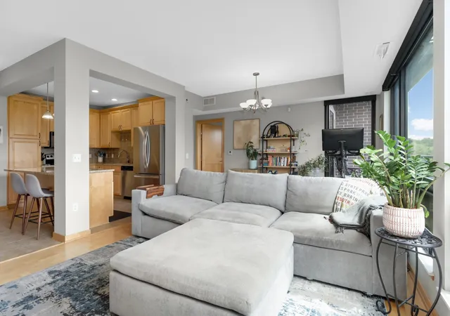 Photo 4 of Condo for sale at 284 Spring St #307, Saint Paul, MN 55102 | MLS# 7148531 | Listing updated on 2026-09-30