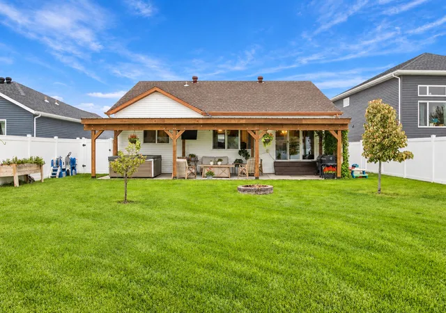 Photo 3 of Single family home for sale at 5545 8th Street W, West Fargo, ND 58078 | MLS# 7148546 | Listing updated on 2026-09-30