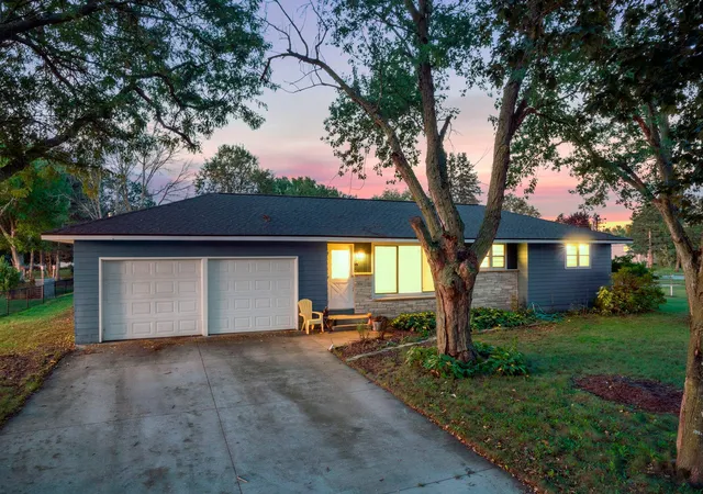 Photo 1 of Sale Pending at 319 Cannon View Dr, Red Wing, MN 55066 | MLS# 7148548 | Listing updated on 2026-10-11