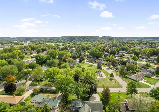 Photo 4 of Single family home for sale at 319 Cannon View Dr, Red Wing, MN 55066 | MLS# 7148548 | Listing updated on 2026-10-06