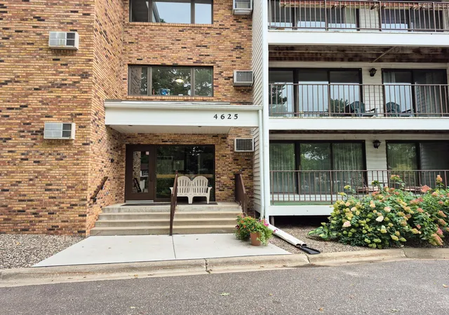 Photo 2 of Condo for sale at 4625 Minnetonka Blvd #205, Minneapolis, MN 55416 | MLS# 7148570 | Listing updated on 2026-09-23
