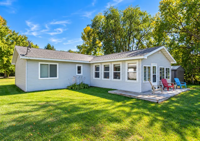 Photo 3 of Single family home for sale at 424 Walker Ave S, New York Mills, MN 56567 | MLS# 7148580 | Listing updated on 2026-09-22