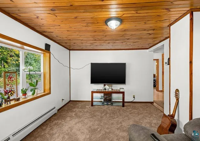 Photo 4 of Single family home for sale at 5466 Jean Duluth Rd, Duluth, MN 55803 | MLS# 7148589 | Listing updated on 2026-09-22