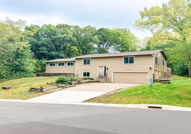 Photo 1 of Single family home for sale at 17800 Jamaica Cir, Lakeville, MN 55044 | MLS# 7148592 | Listing updated on 2026-10-06